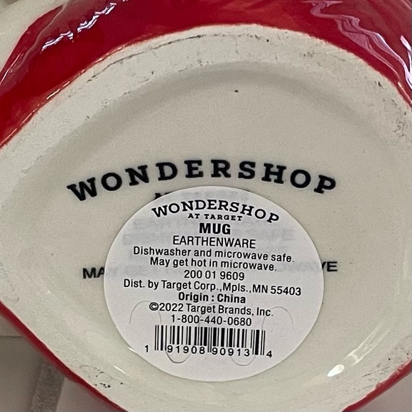 Wondershop kitty on a ball of yarn ceramic mug - Picture 4 of 4